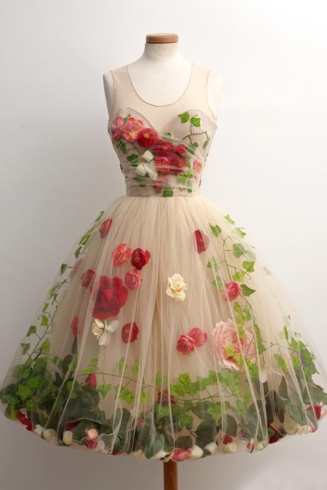 Vintage Style A-line Scoop Knee-length Champagne Homecoming Dress With Red Flowers